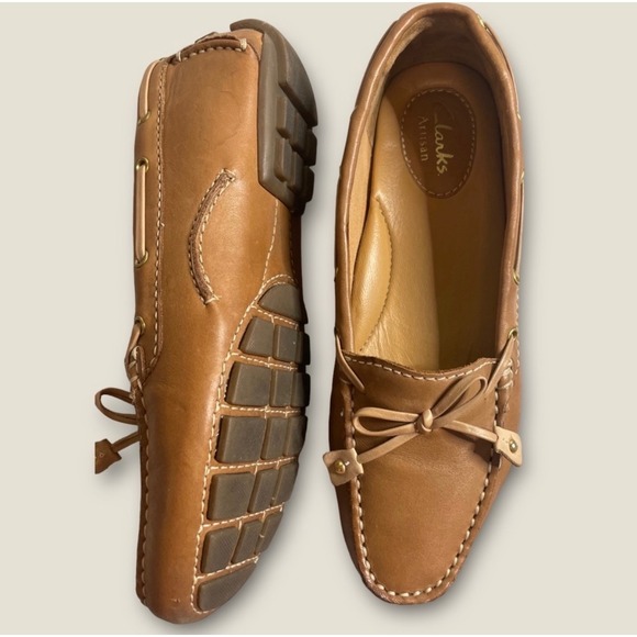Clarks Artisan Boat Shoe sz 9 Whisky Brown Leather; Bow; Stitched Details - Picture 7 of 7
